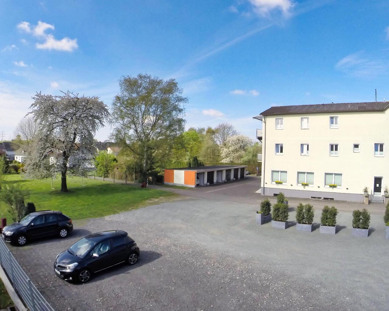 Hotel Maurer Saarwellingen Exterior photo